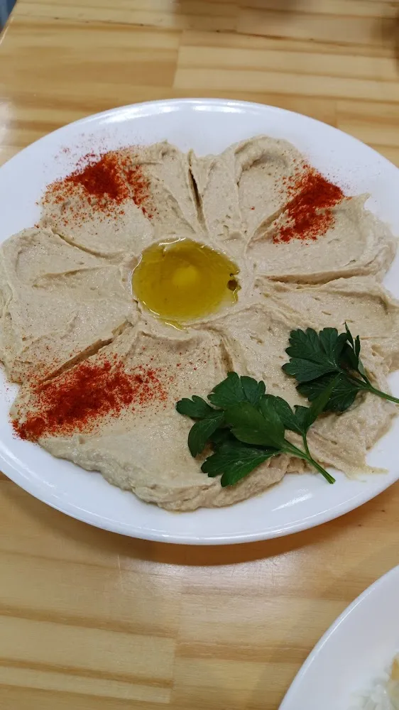 Hummus with Naan and Fries